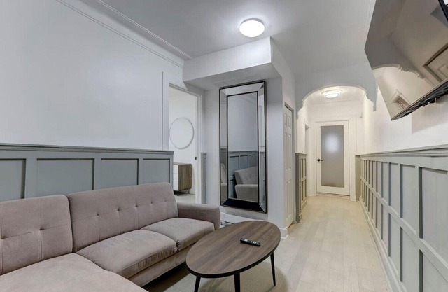 Artful 3BR in Montreal`s Gay Village