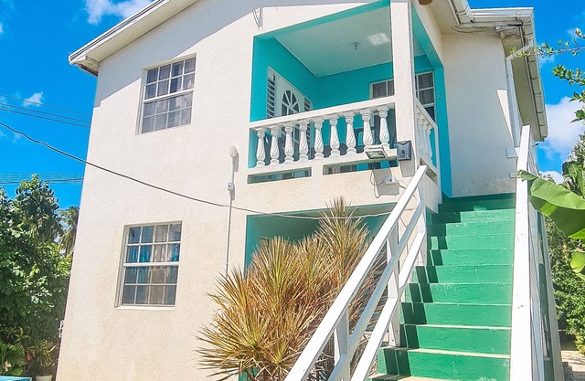 Artistic Oasis in Aquarius, Steps to the Beach, Full Kitchen, Good WiFi, Laundry