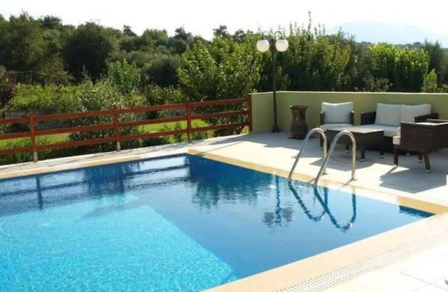 Artos Residence - private pool [May-October], garden, free parking