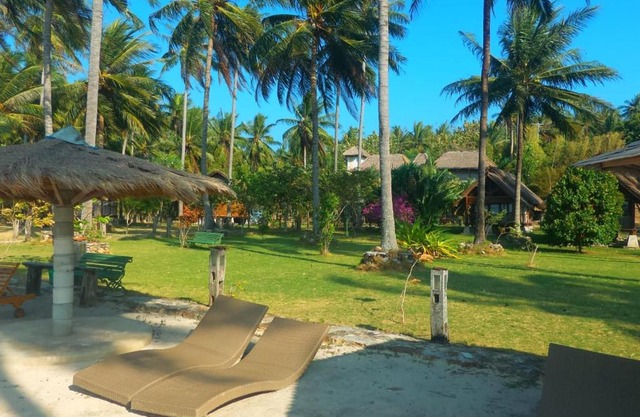 Ary's Lagoon Bungalow & Hotel