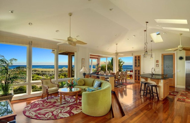 As Seen on TV, Luxe Oceanview Villa, ACs, Heated Pool, Walk to Beaches