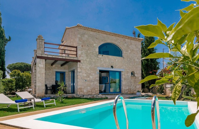 Astarte Villas - Beach Villa Nout