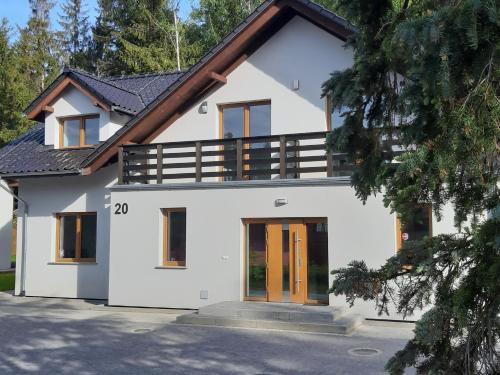 Aston -domek przy lesie, przestronny, apartamenty