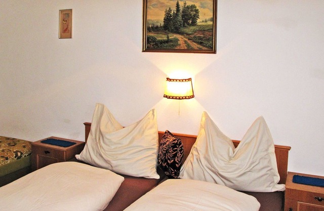 Beautiful apartment for 12 guests with WIFI, TV, balcony and parking