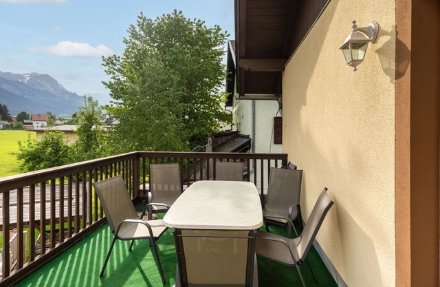 Beautiful private villa for 6 guests with WIFI, TV, terrace, pets allowed and panoramic view
