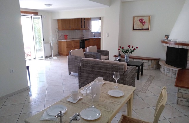 Athens-Voula Riviera Apartment with Gym