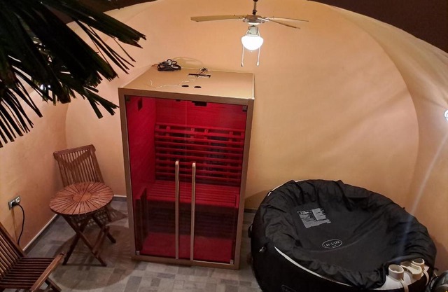 Atraktivna kuća sa saunom i grijanim jacuzzijem