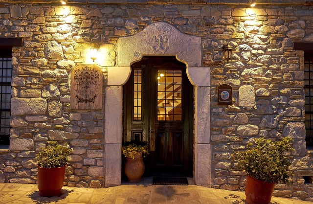 Atrapos Hotel