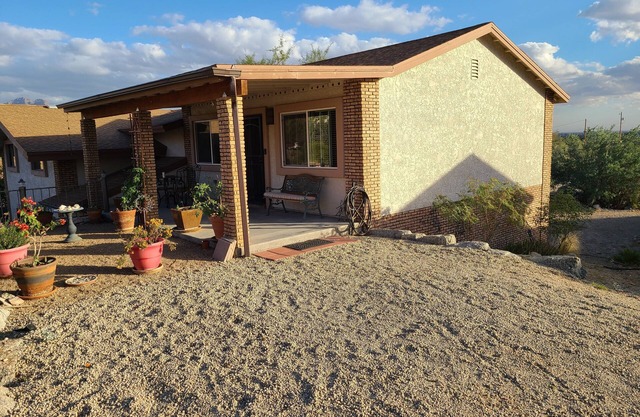 Attached Guest House with Great Views!