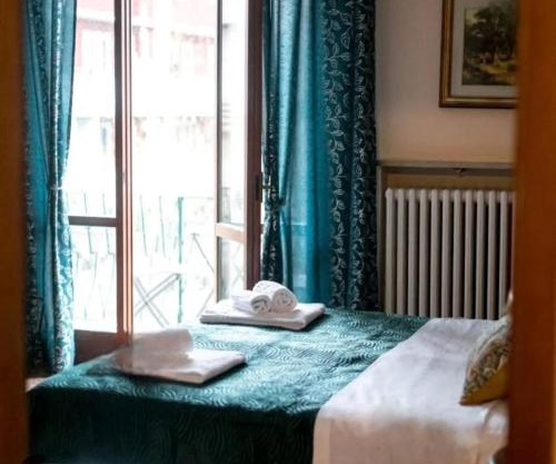 Attico Vintage Colette