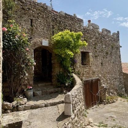 Auberge du Château de Bezaudun