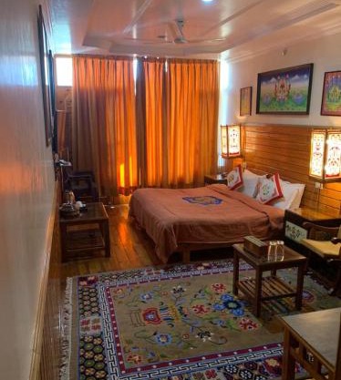 Auspiscious Him View Hotel