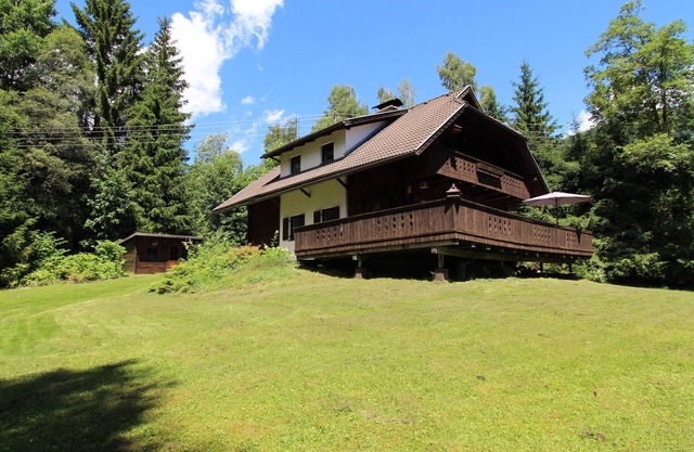 Authentic chalet with sauna and a large garden