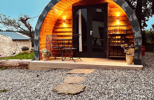 Authentic Ireland: Welcome to the Pod.