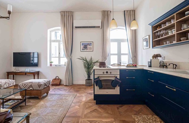 Authentic Restored Apt In The Old City
