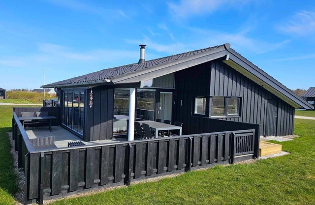 "Auvo" - 600m from the sea by Interhome