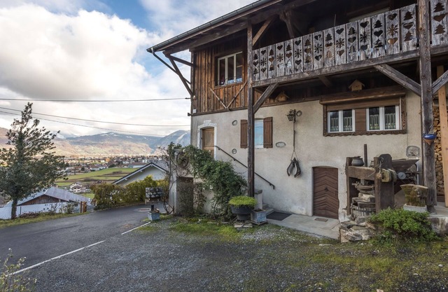 Aux Bois d'Hermy - Two Bedroom Apartment, Sleeps 6