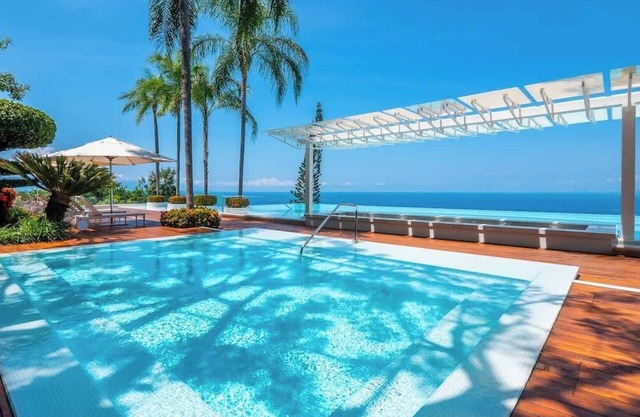 Avalon - 1004 | 3BR Luxury Condo with Private Pool