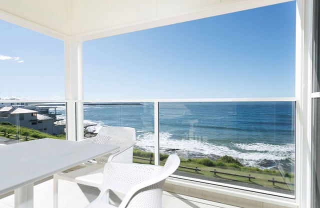 Avalon 3 Great Ocean Views
