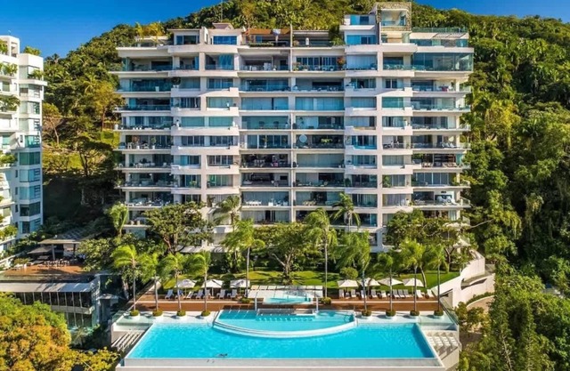 Avalon - 401 | 3BR Condo with Luxury Bay Views