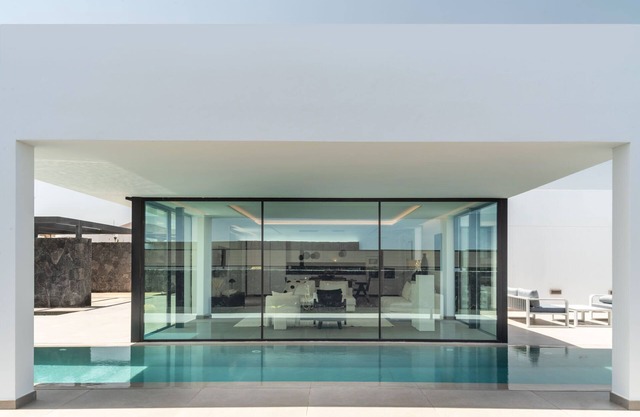 Avasarala | A 3 bedroom luxury villa with 20 metre pool in Puerto Calero