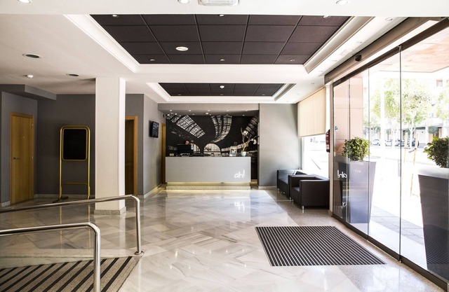 Avenida Hotel Almería