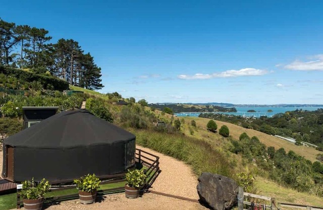 Awaawa Yurts - Tane - Our Island