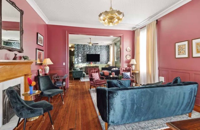 Award-Winning Estate, 3 Units + Private Courtyard