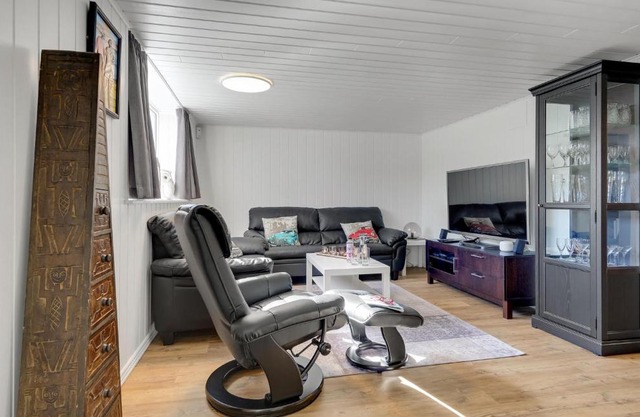 Awesome Apartment In Løgstør With Wifi
