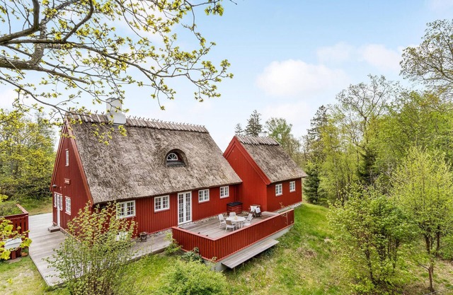 Awesome home in Græsted with WiFi