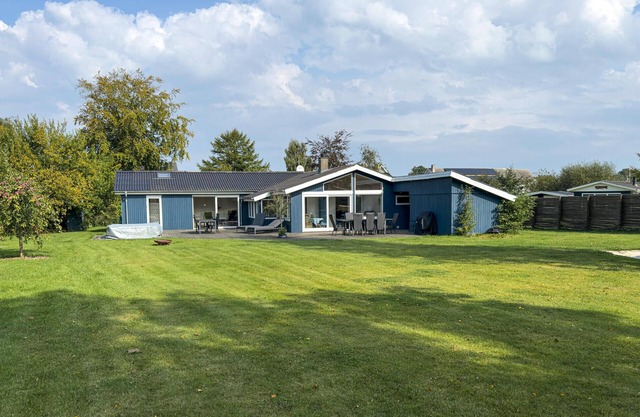 Awesome home in Hadsund with WiFi