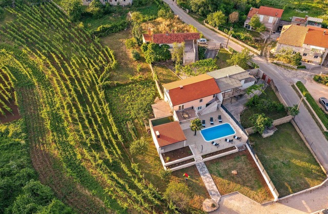 Awesome home in Krivodol with WiFi