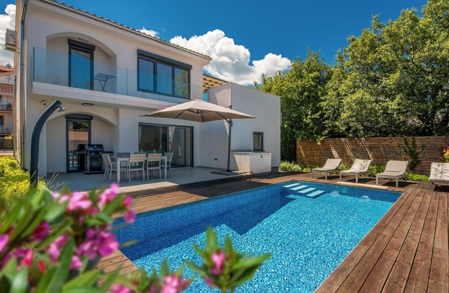 Awesome home in Malinska with WiFi