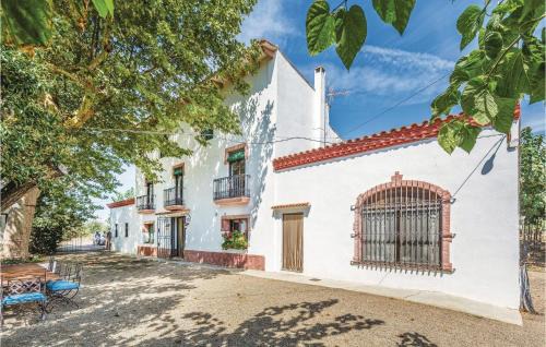 Awesome Home In Riudoms