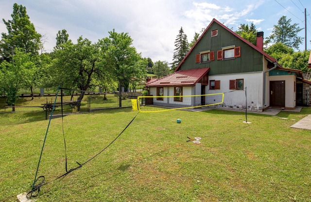 Awesome home in Stari Laz with kitchen