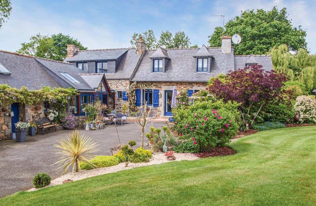 Awesome Home In Trézélanbégard