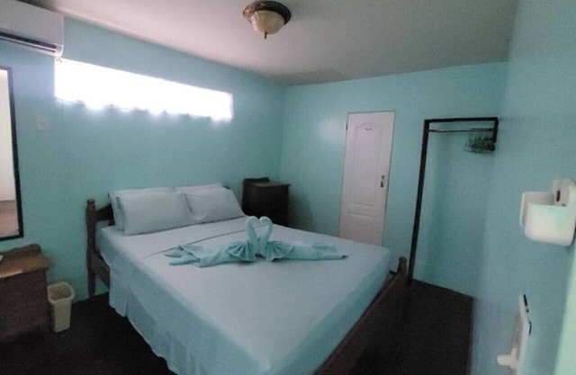 Axios Caye Caulker Family Bungalow Kitchen & AC