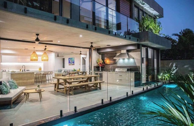 Azure Port Douglas - Luxurious & Modern Villa