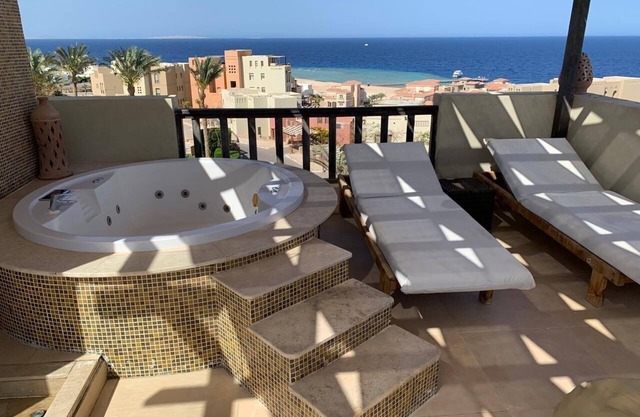 Azzurra - Two Bedroom Apartment Suite