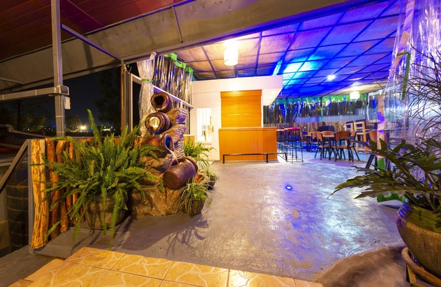 B.Maurice Guest House