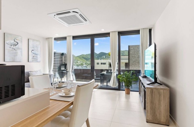 B205 - Incredible 1 bedroom with terrace