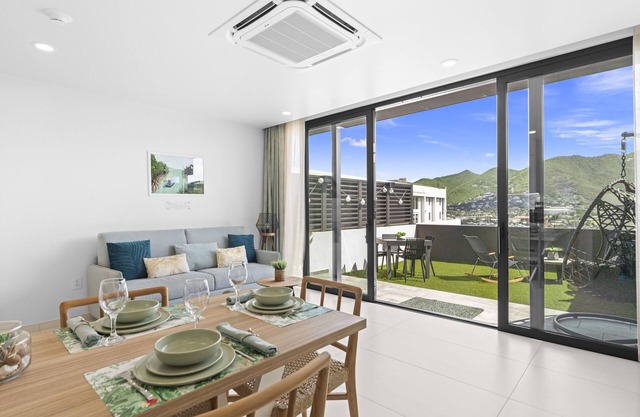 B207 - Incredible 1 bedroom with terrace