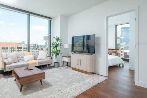 Back-Bay 2BR Penthouse w Roof top and GYM