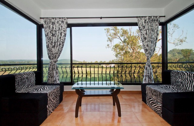 Baga Beach Studio Apt near famous Tito's Club