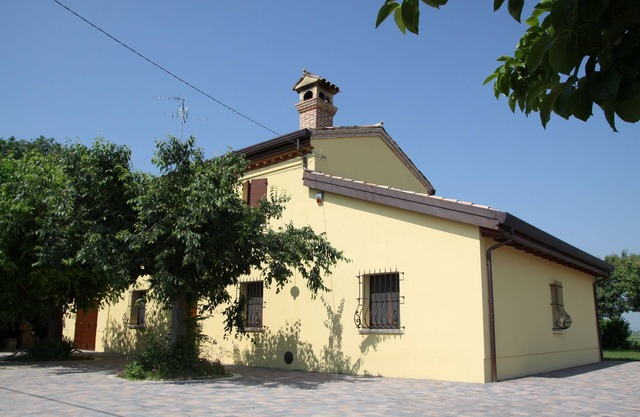 Bagnacavallo: Villa with large garden in the heart of the Golden Triangle of the Cities of Art