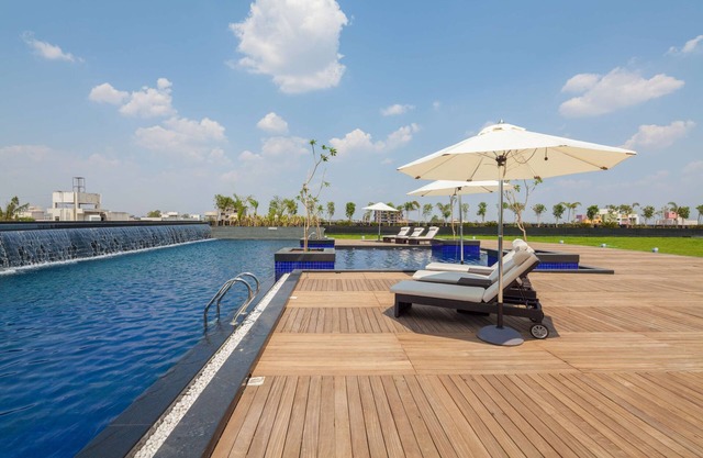 Balaji Sarovar Premiere Solapur