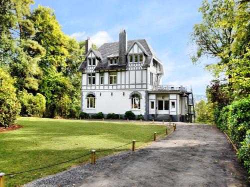 Balmoral Hot Tub Holiday Home