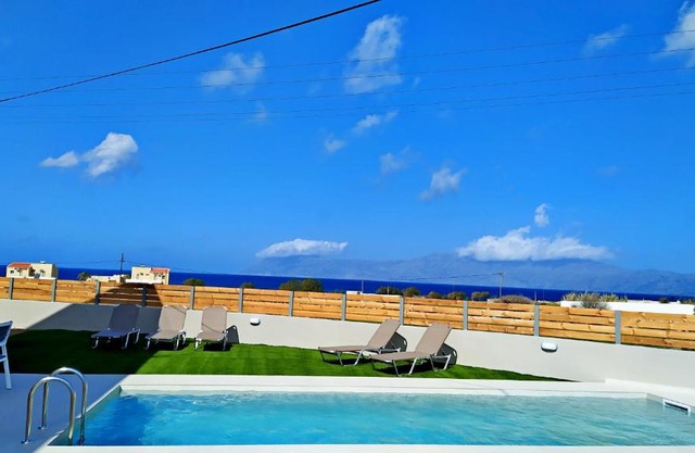 Balos Residence private pool Seafront Seaview