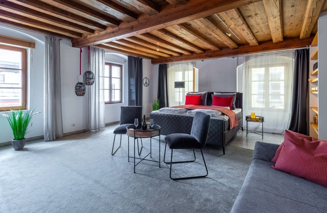 BARONHAUS Aparthotel & Suites