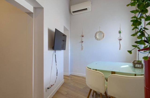 Barrio de las Letras - Two-bedroom apartment